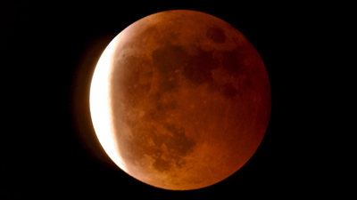 共賞&ldquo;紅月亮&rdquo;！青海多地昨夜上演月全食